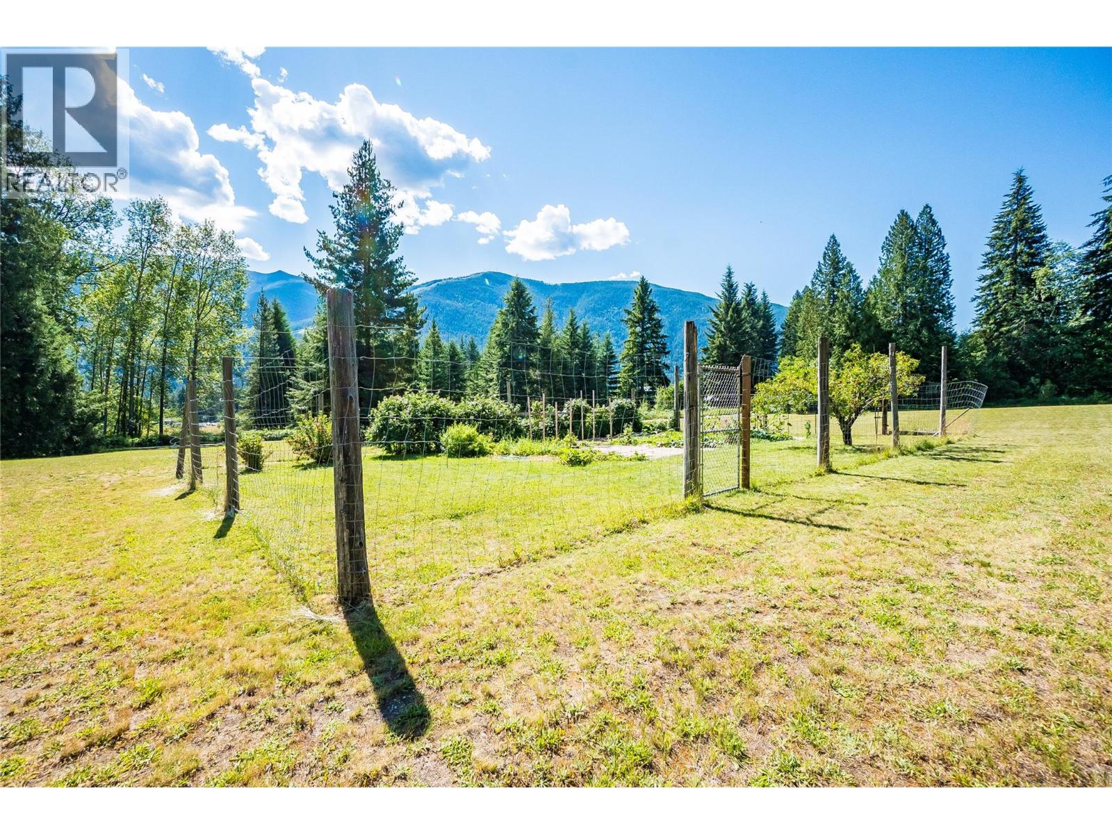 1995 Loff Road, Castlegar