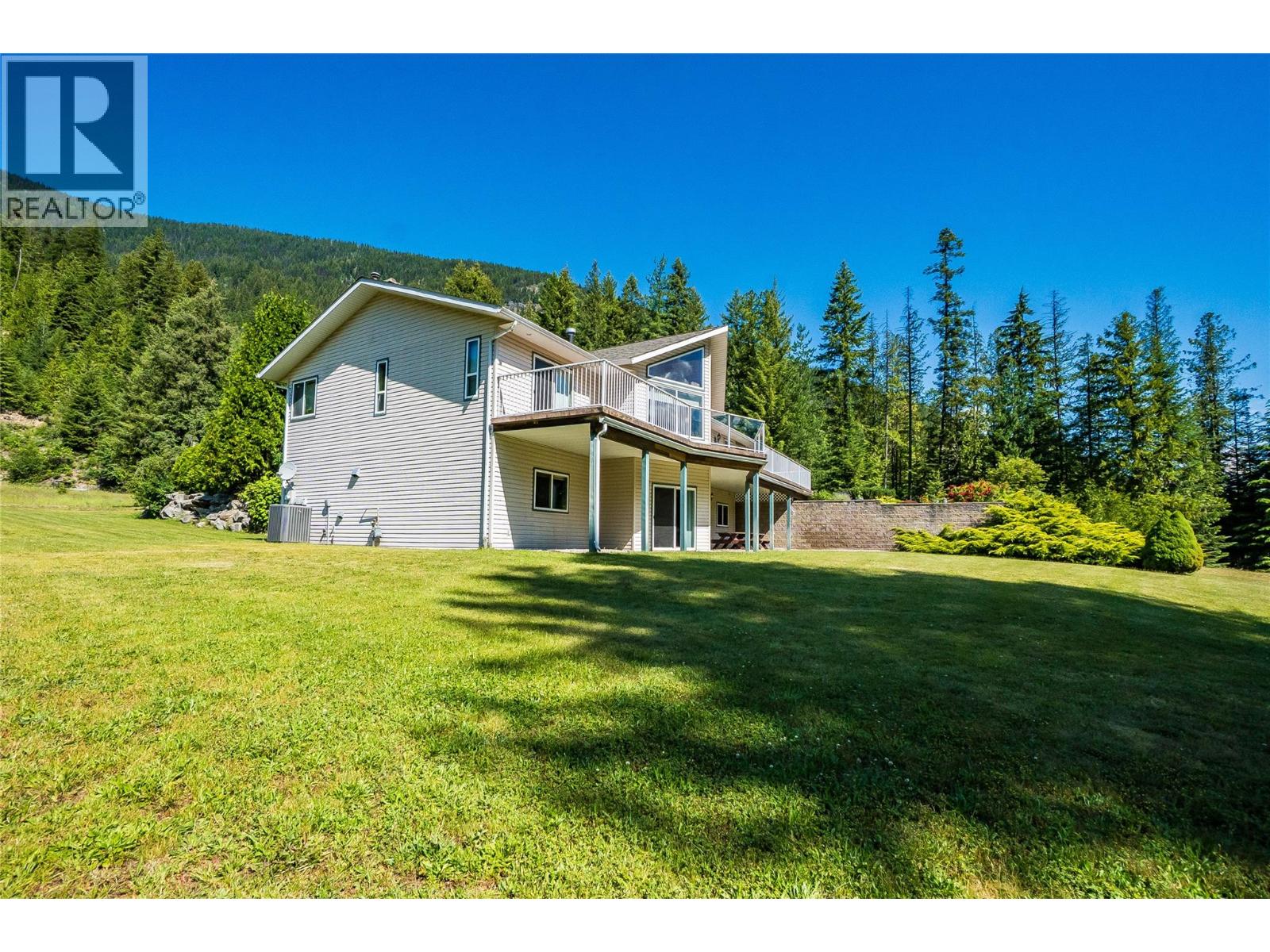 1995 Loff Road, Castlegar