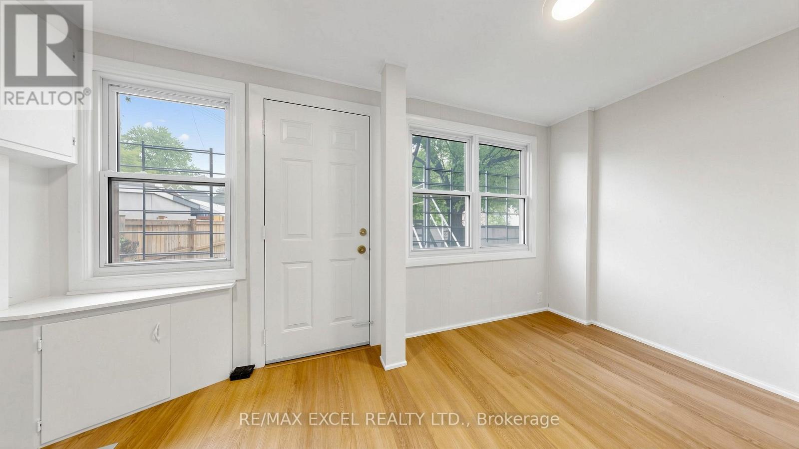 259 VICTORIA AVENUE N - 16