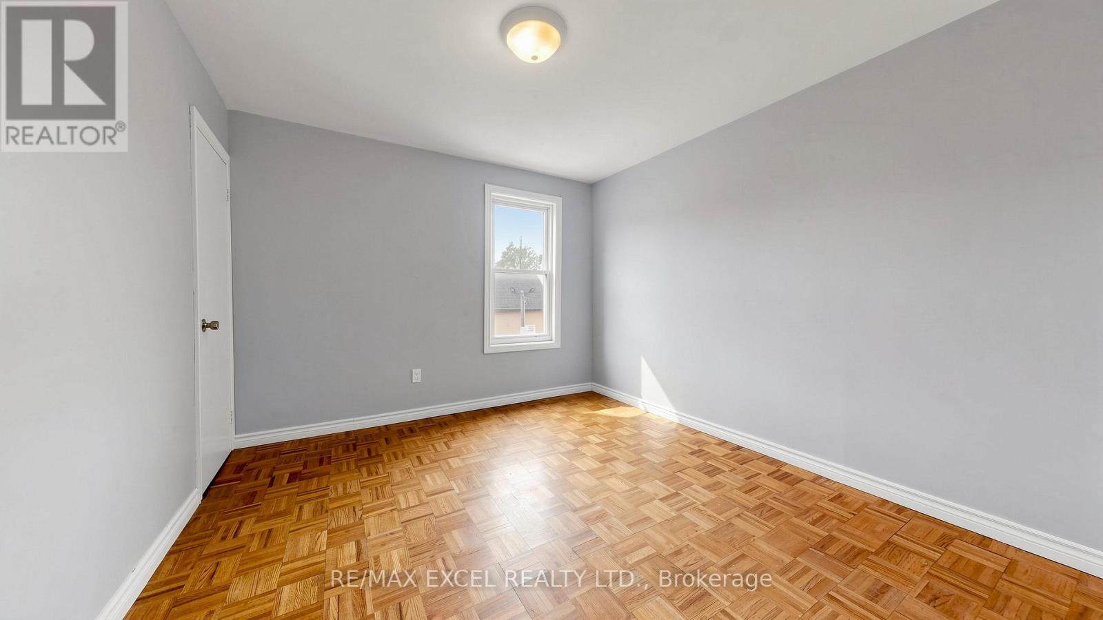 259 VICTORIA AVENUE N - 23