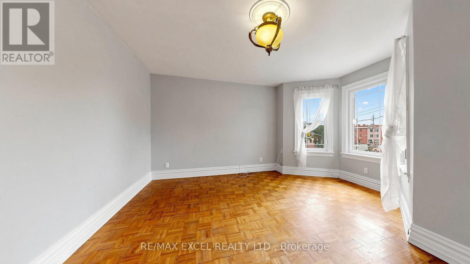 259 VICTORIA AVENUE N - 21