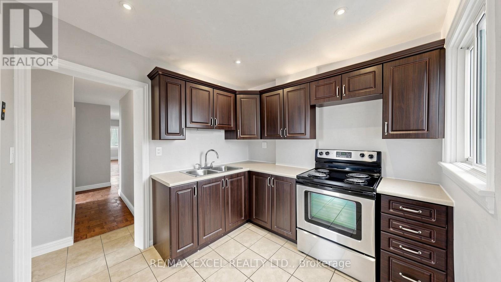 259 VICTORIA AVENUE N - 27