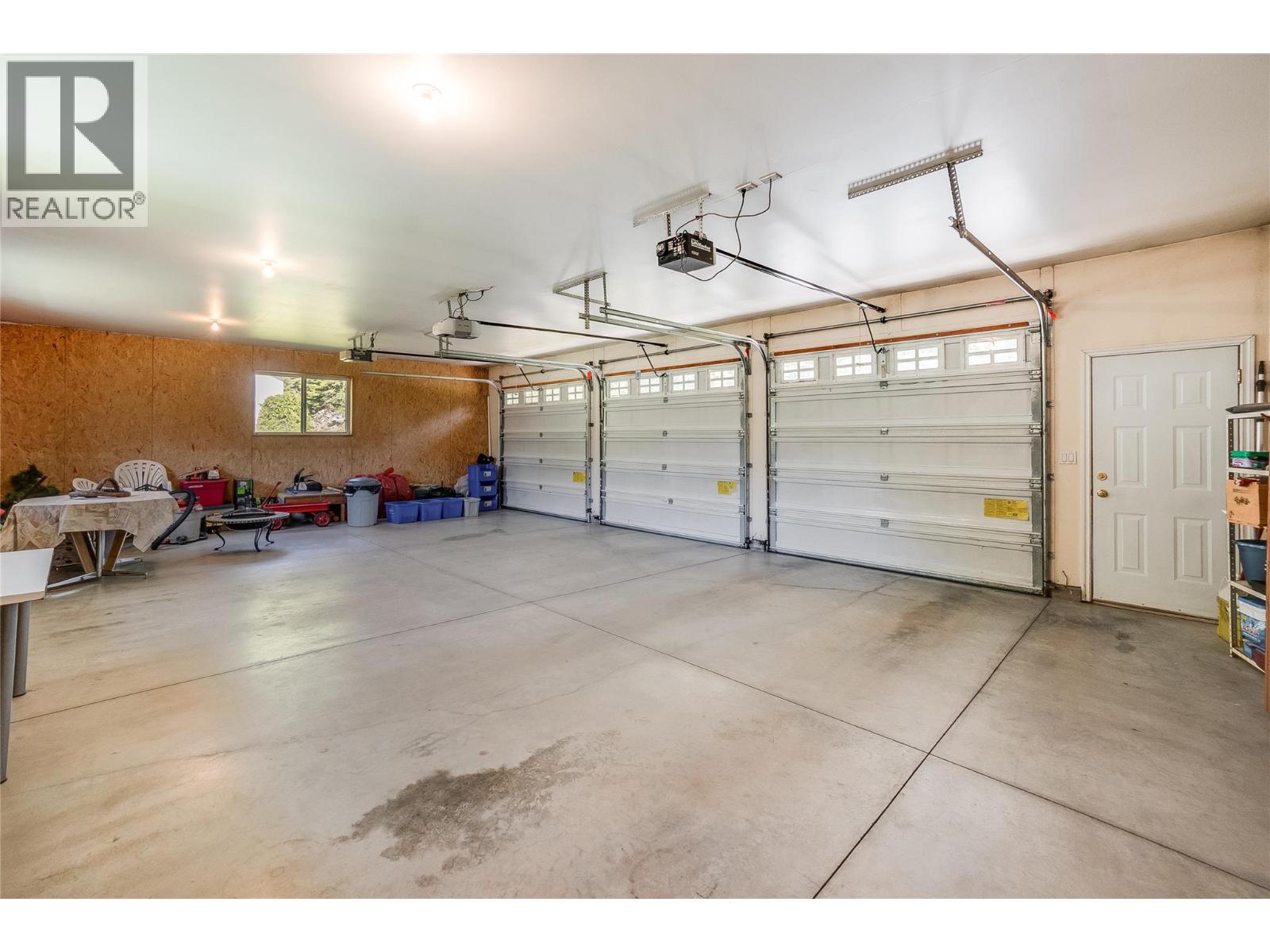 1995 Loff Road, Castlegar