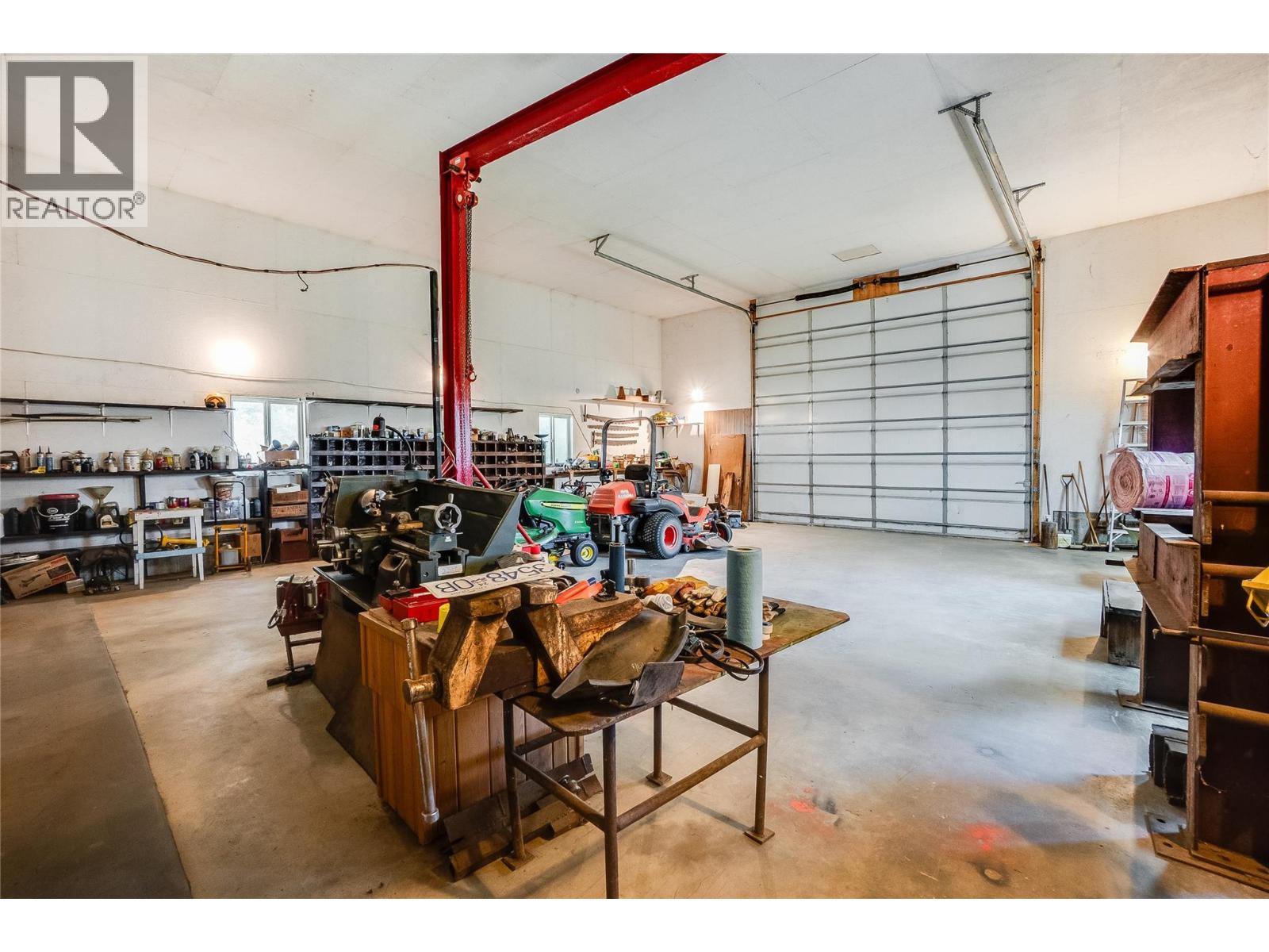 1995 Loff Road, Castlegar