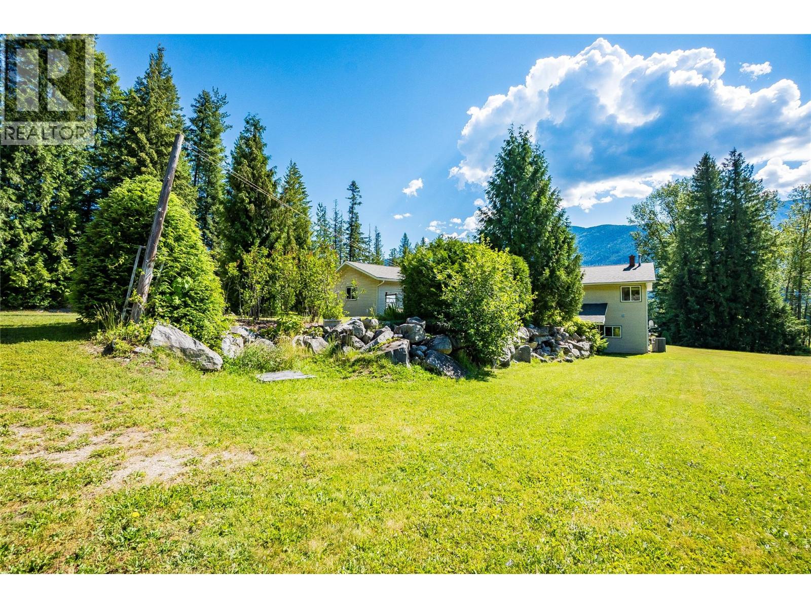 1995 Loff Road, Castlegar