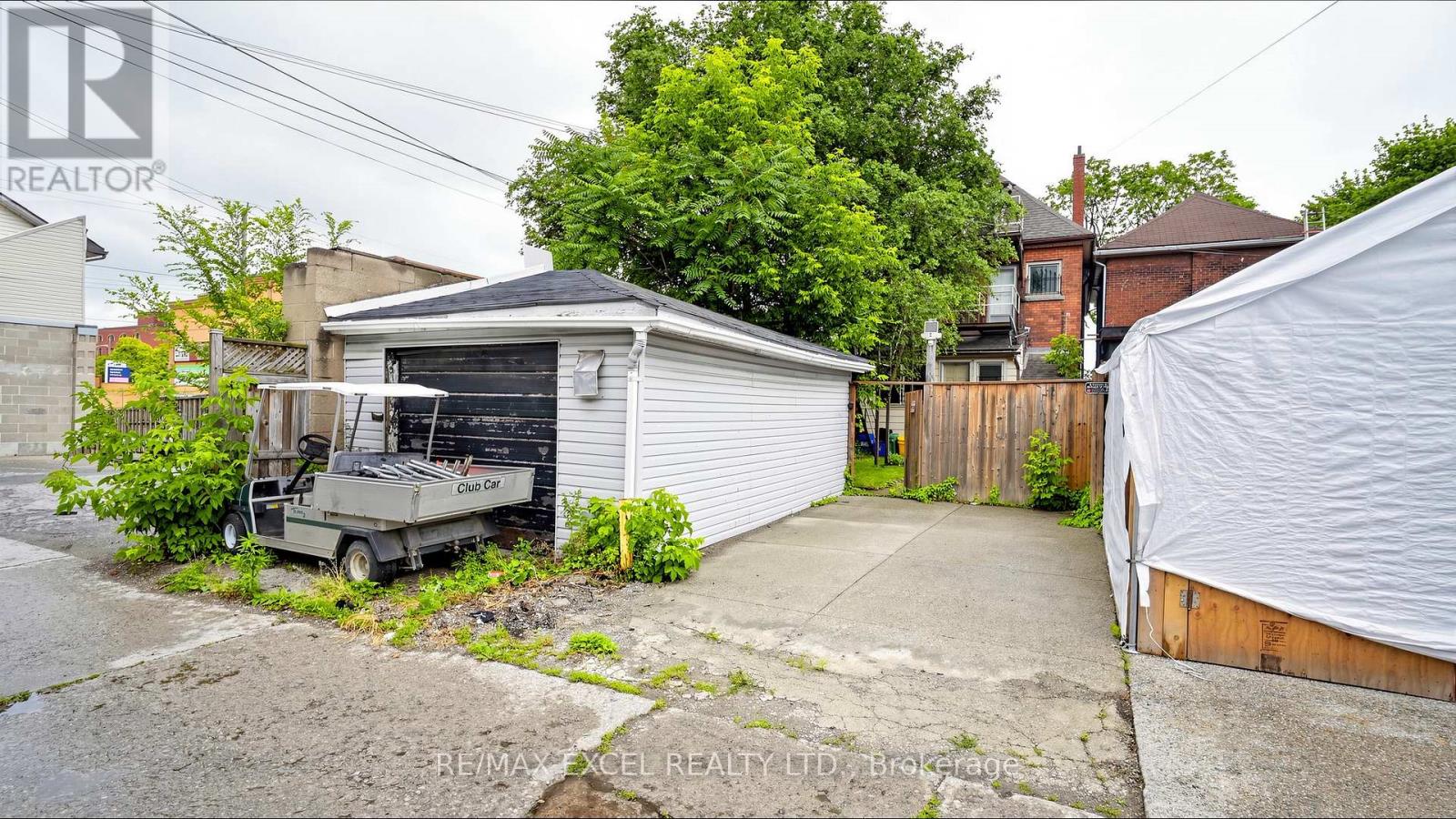 259 VICTORIA AVENUE N - 43