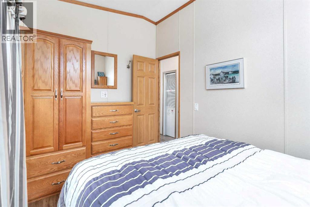 15, 12040 Township Road 422 - 11