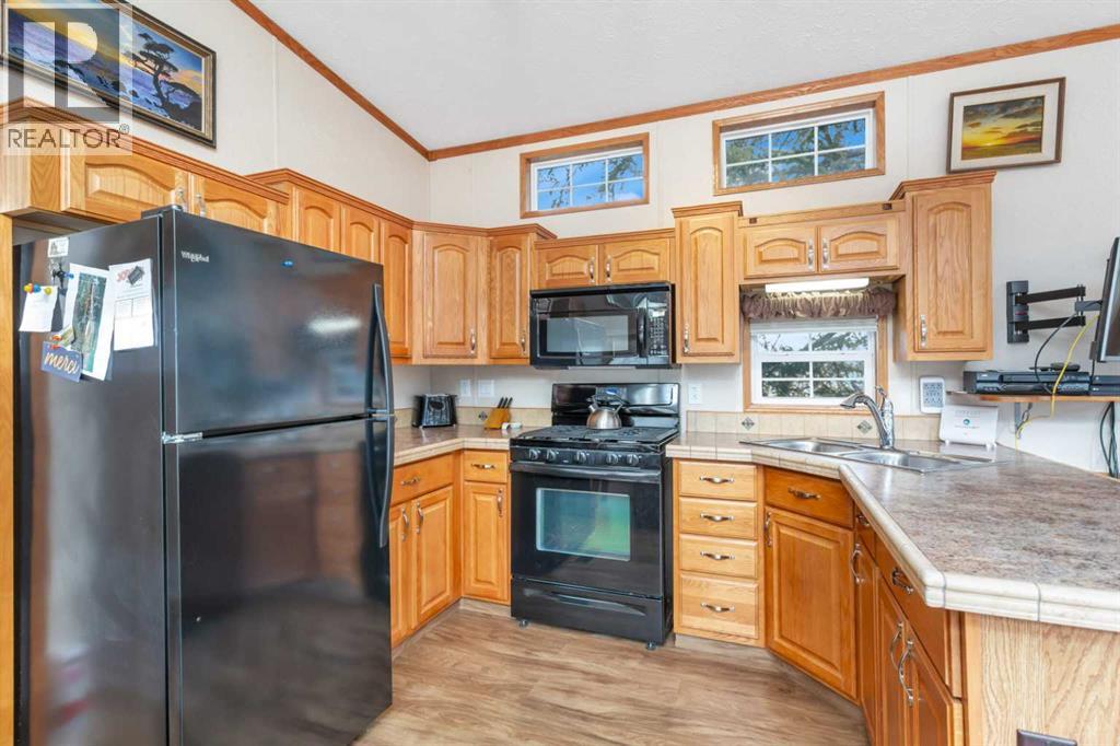 15, 12040 Township Road 422 - 14