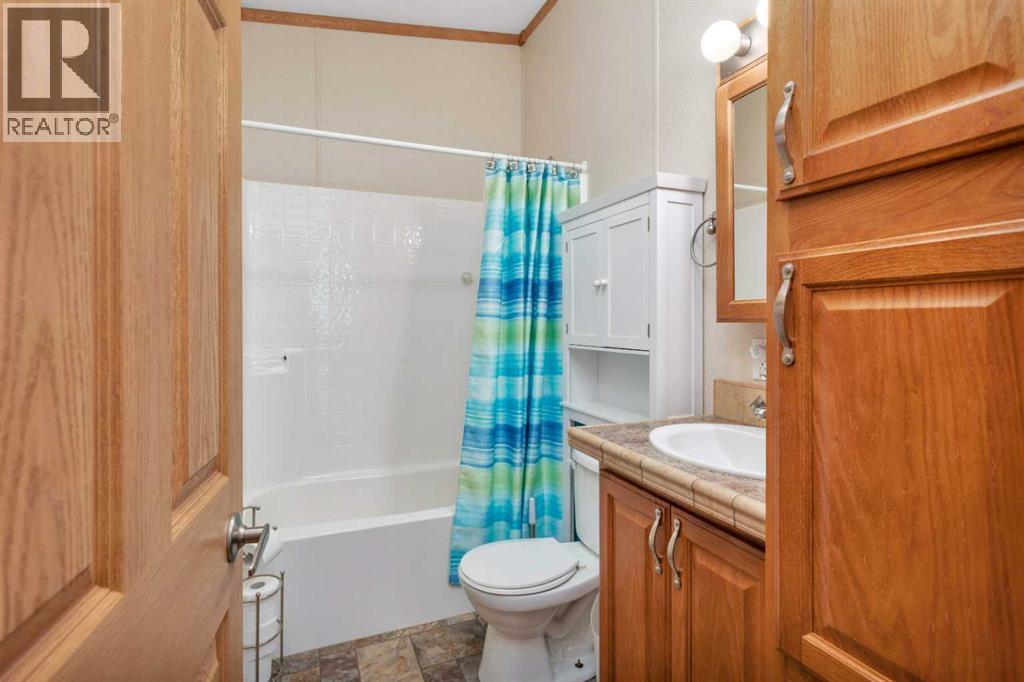 15, 12040 Township Road 422 - 9