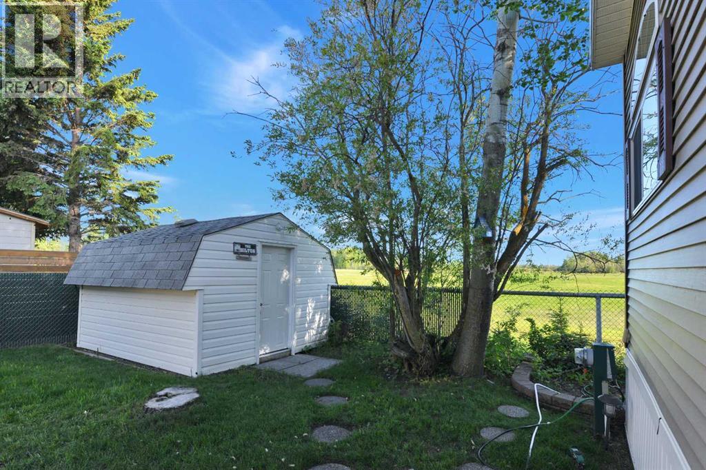 15, 12040 Township Road 422 - 29