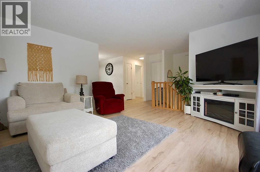 64 Rossmere Avenue SE - photo 3
