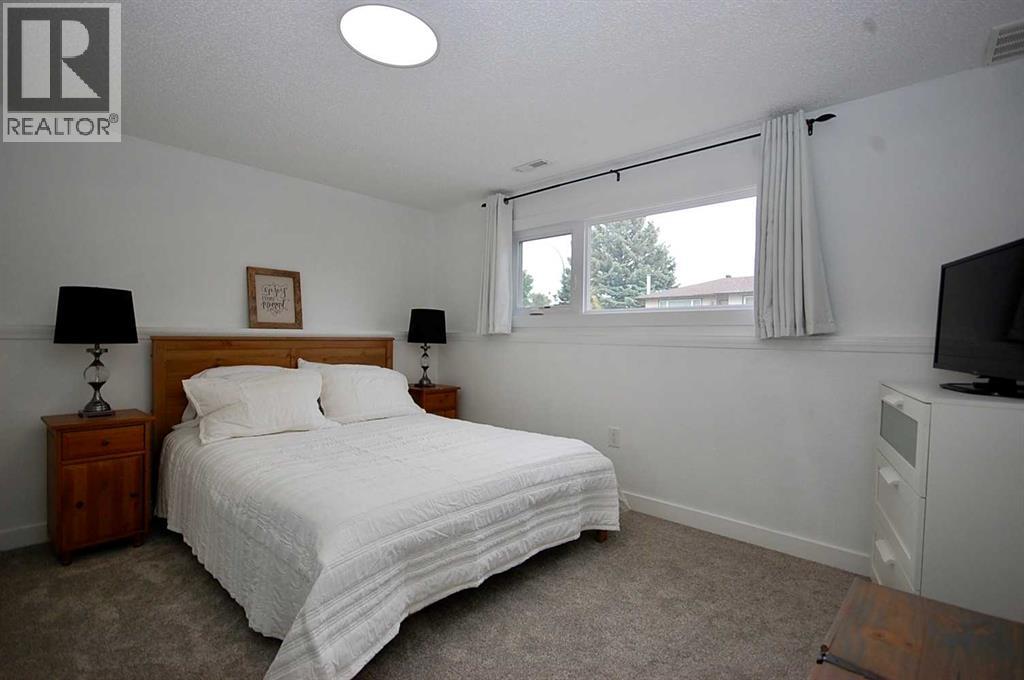 64 Rossmere Avenue SE — photo 16