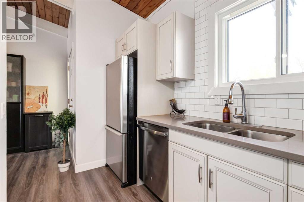 #4 333 Braxton Place SW - 16