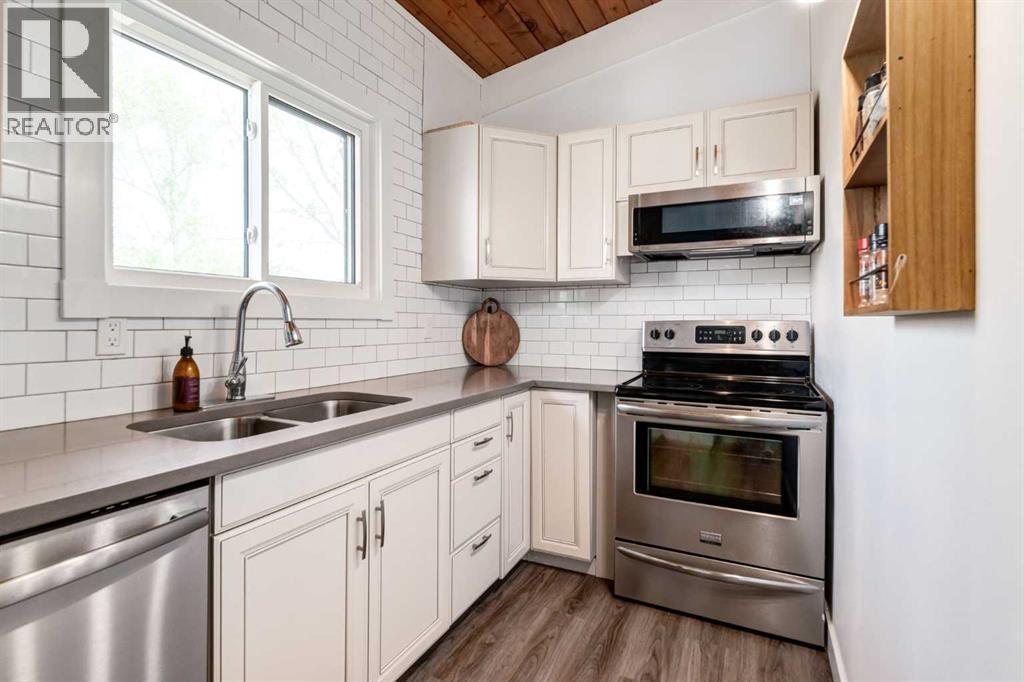 #4 333 Braxton Place SW - 14