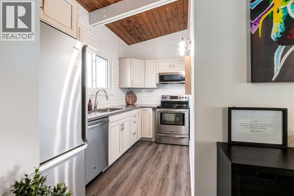 #4 333 Braxton Place SW - 13