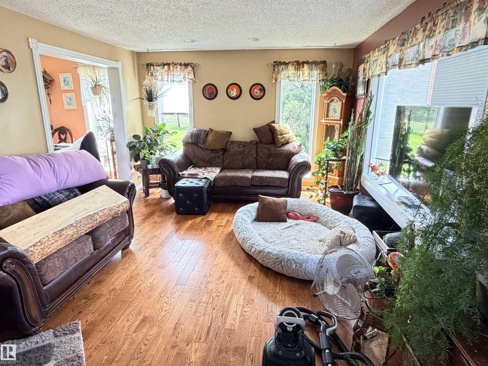 26418 TWP RD 633 - 25