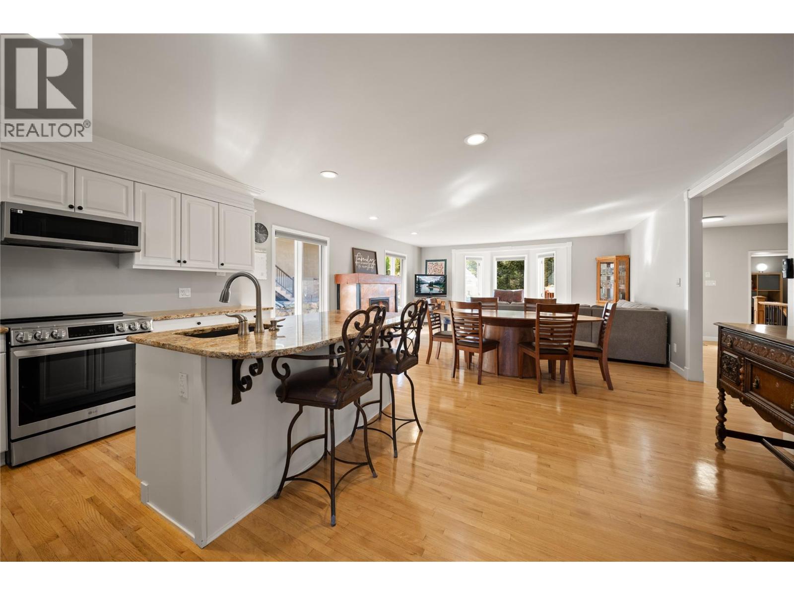 5045 Riverview Road - 4