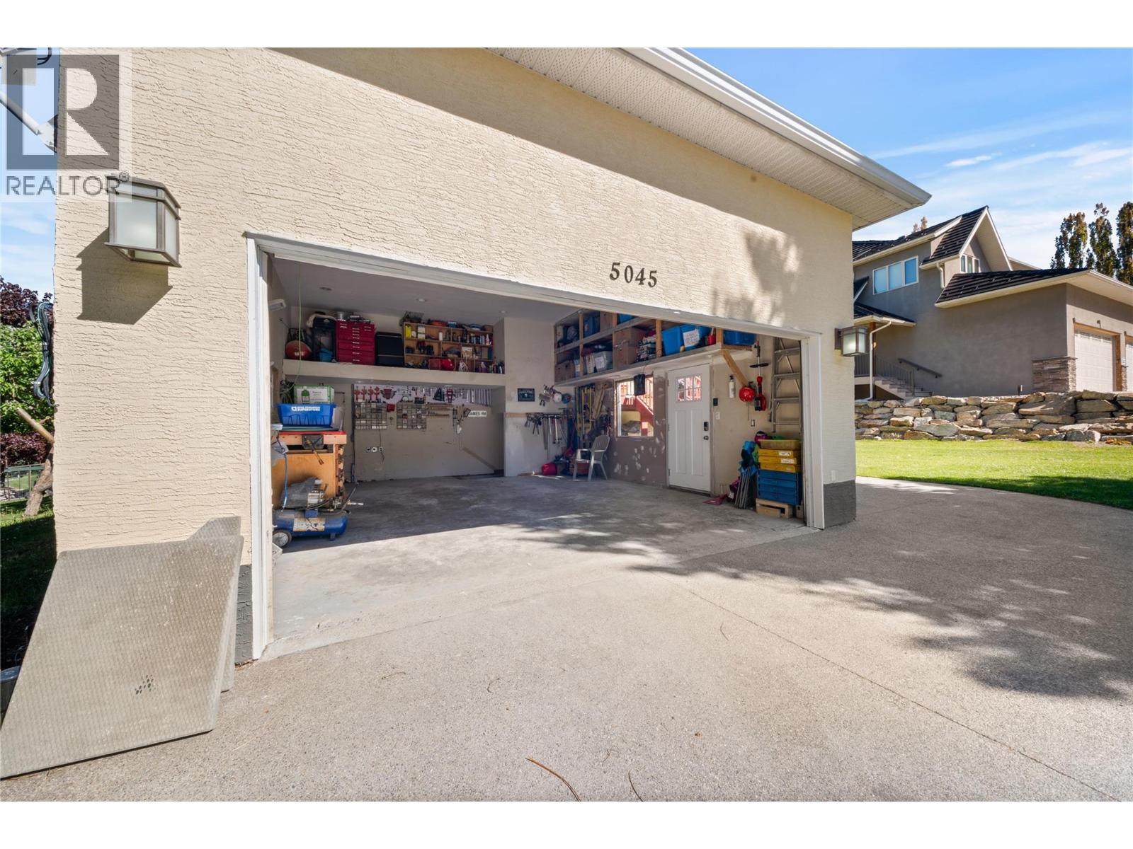 5045 Riverview Road - 32