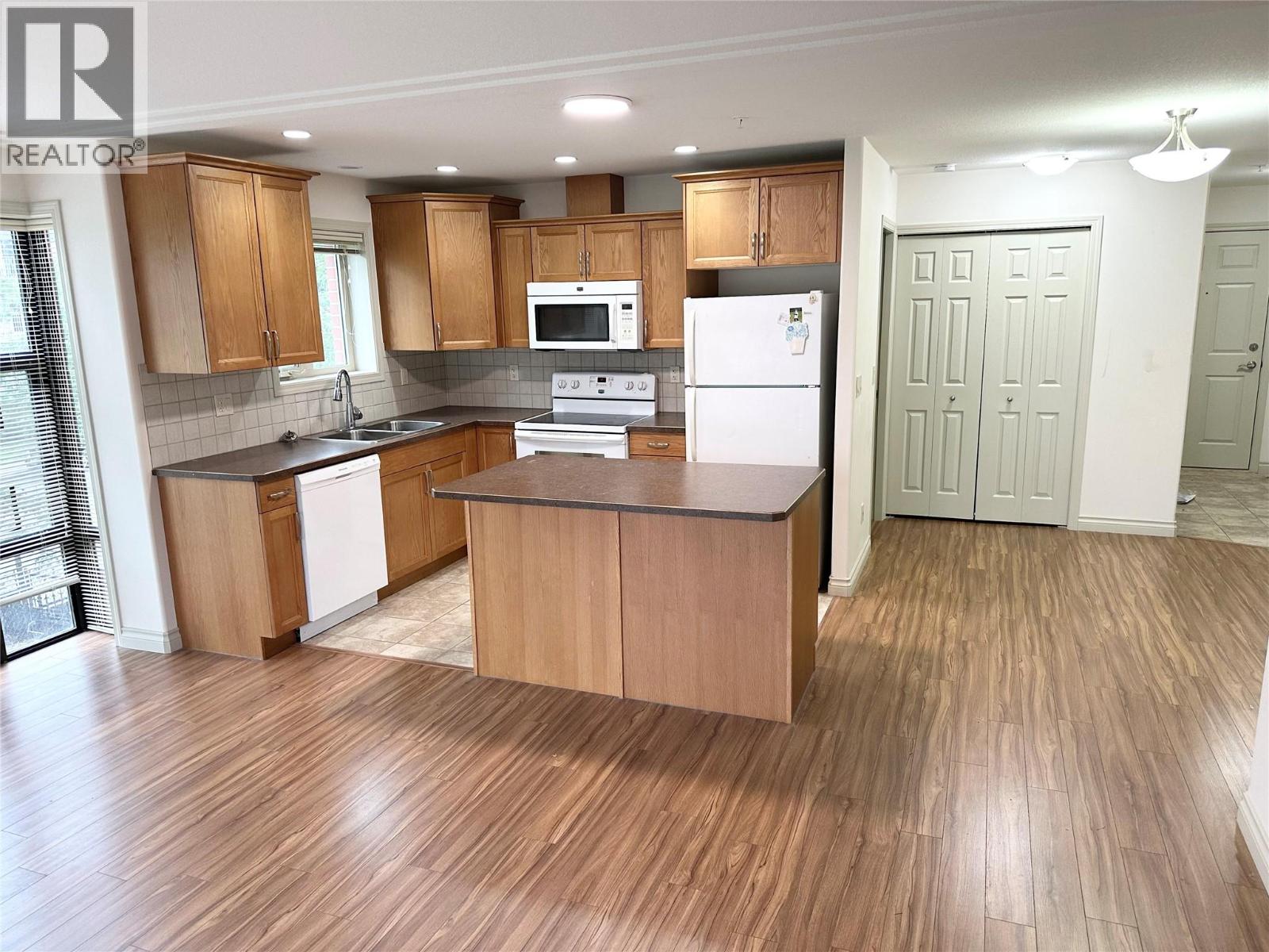 #205 2113 Atkinson Street - 8