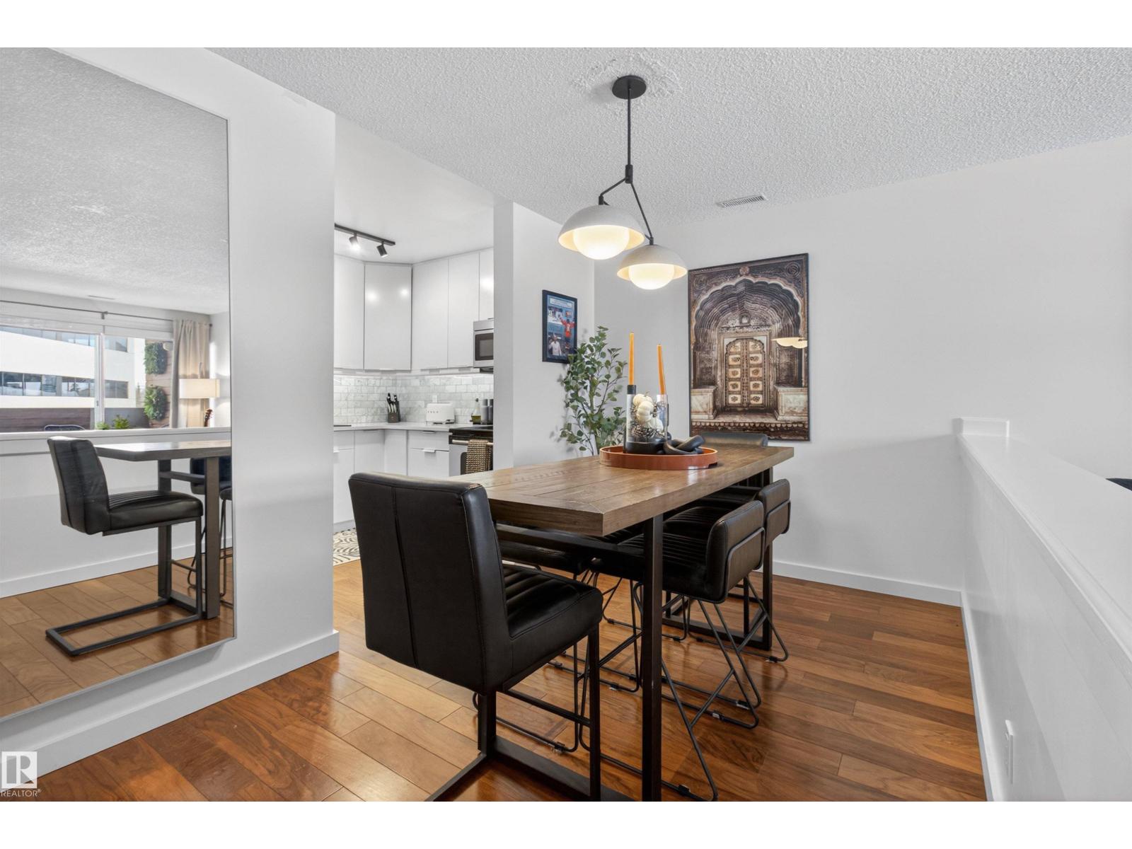#305 10026 112 ST NW - 8