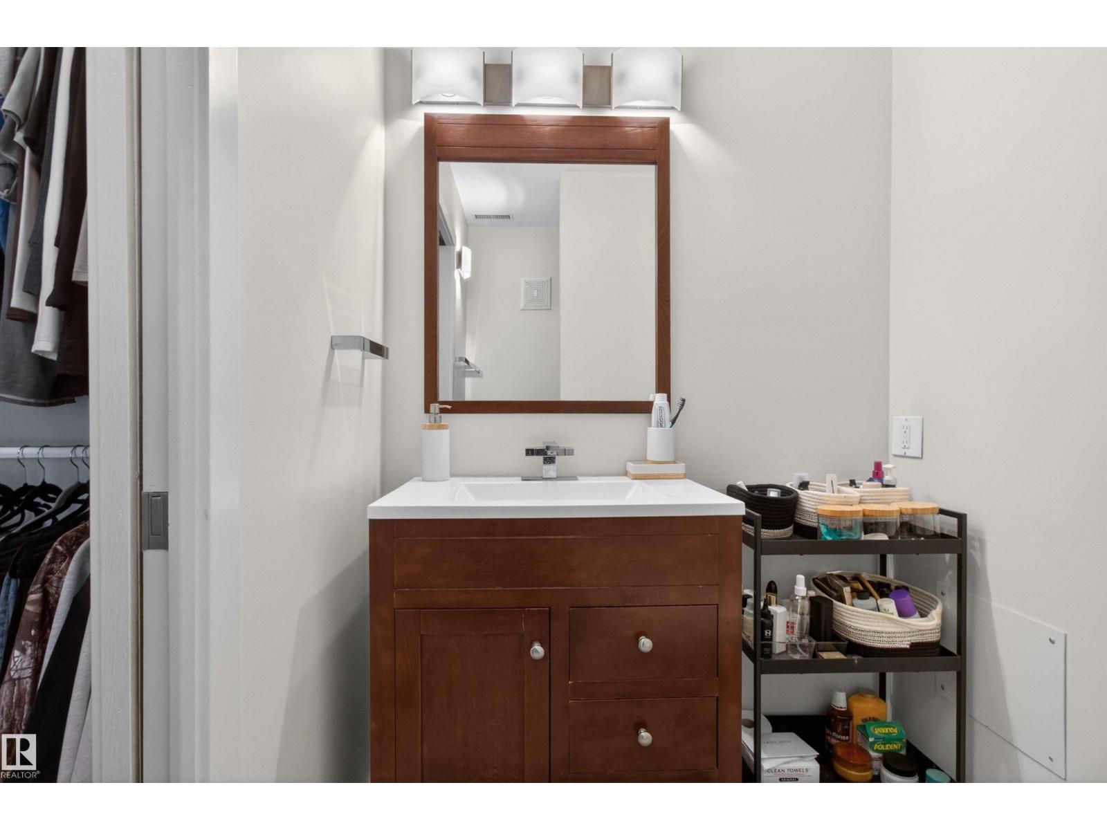 #305 10026 112 ST NW - 23