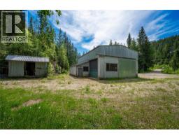 1636 23 Hwy Highway S, Revelstoke, BC V0E2S0 Photo 7