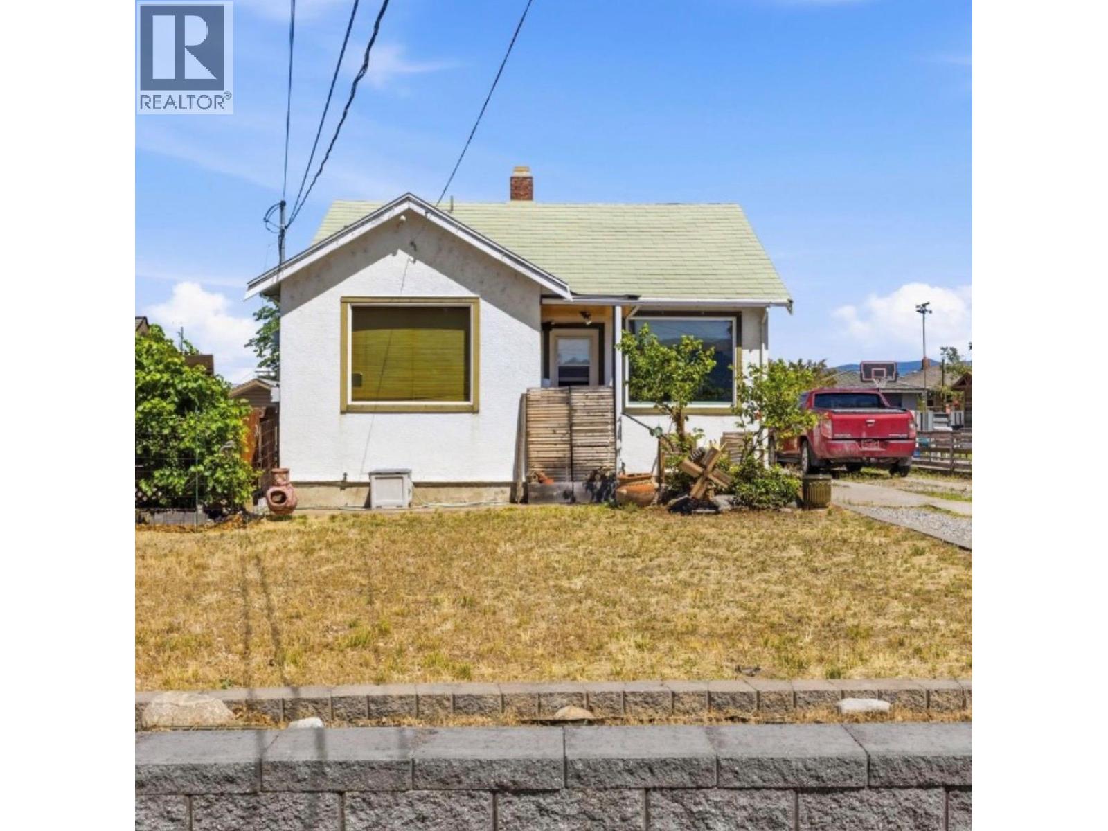 549 Edmonton Avenue - 1