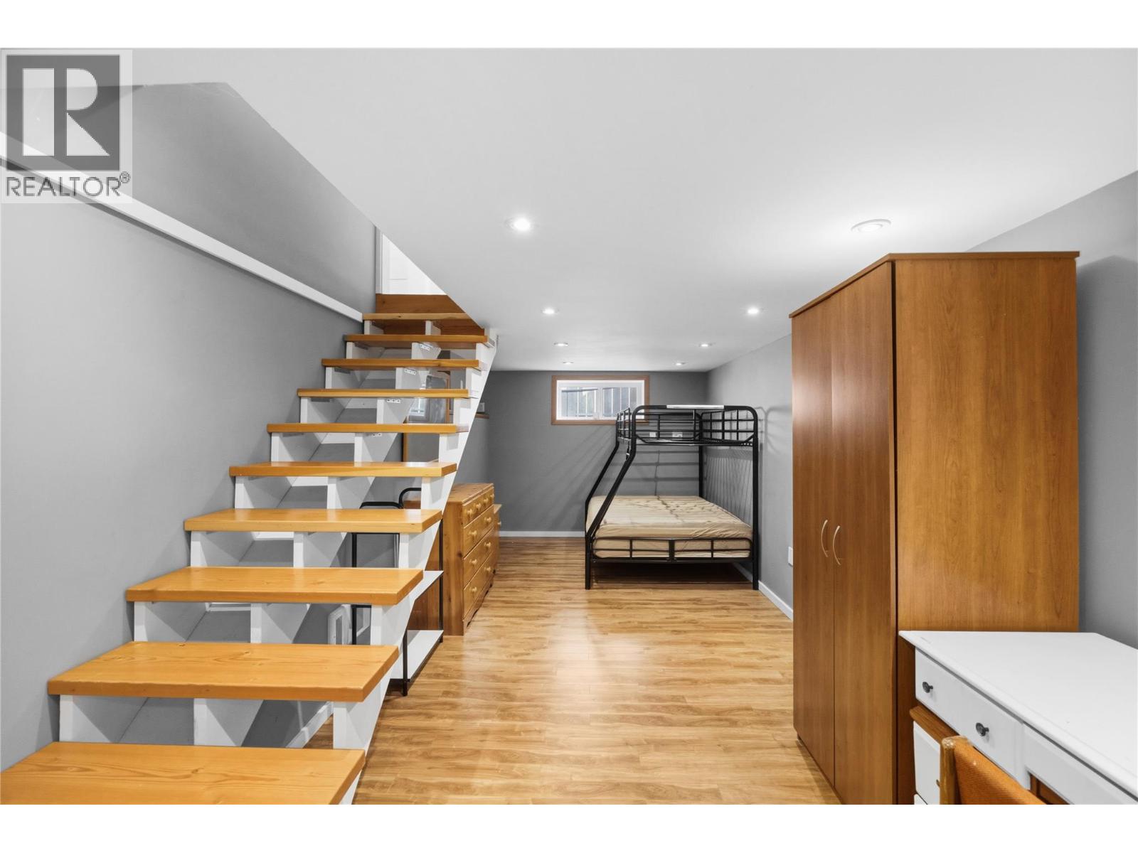 549 Edmonton Avenue - 18