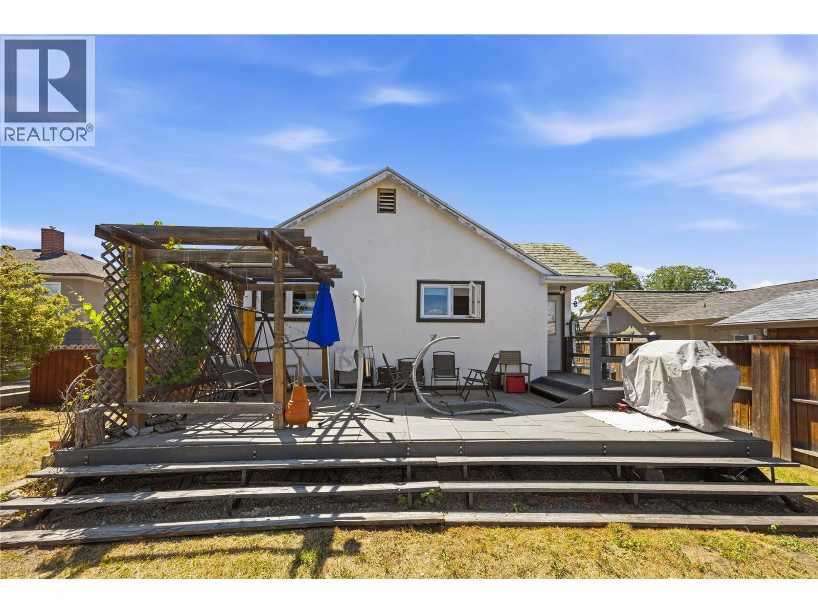 549 Edmonton Avenue - 25