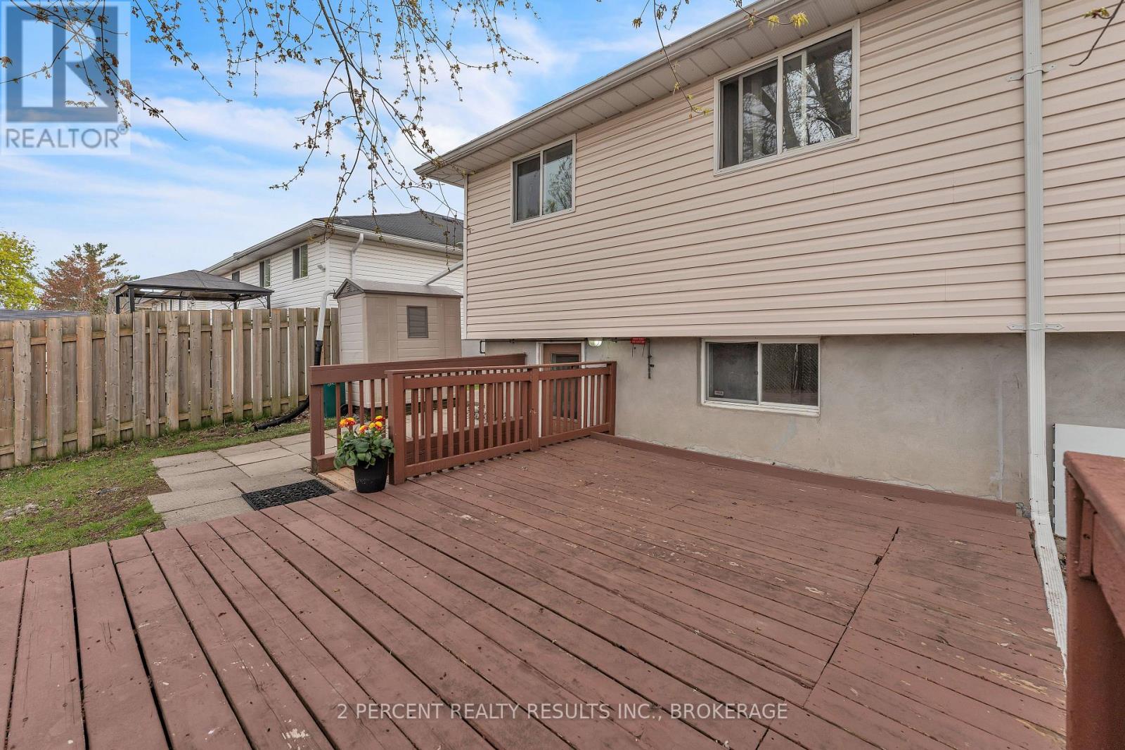1294 BRACKENWOOD CRESCENT - 37