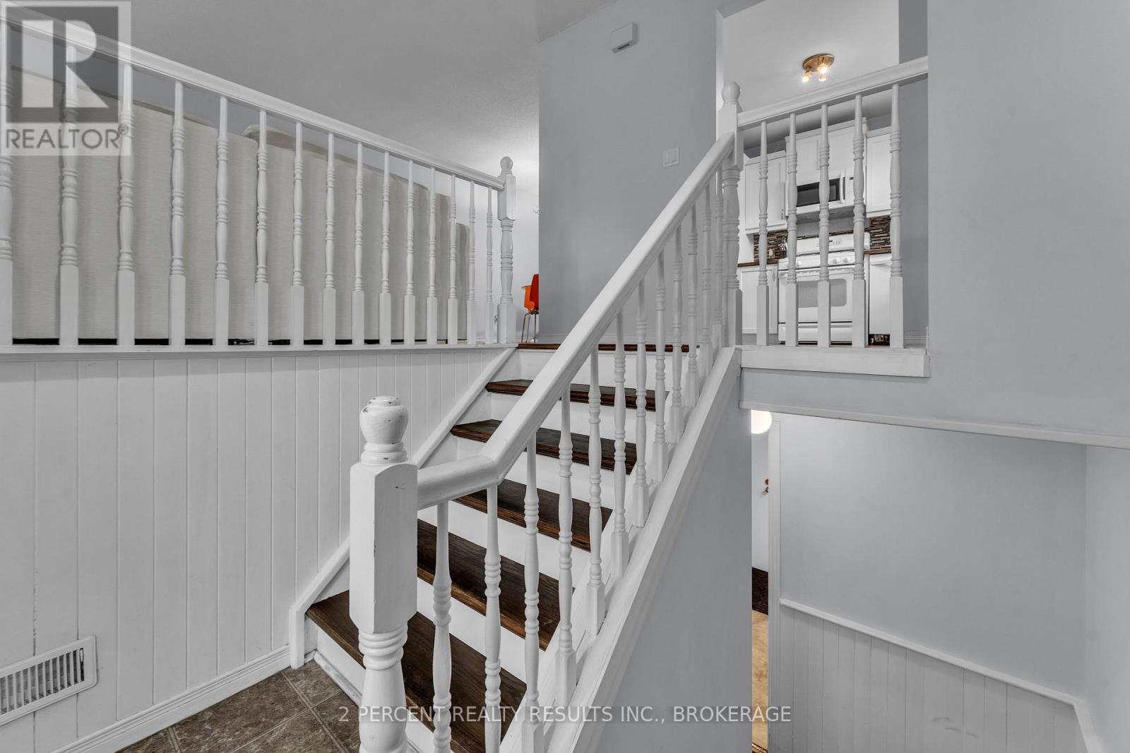 1294 BRACKENWOOD CRESCENT - 5