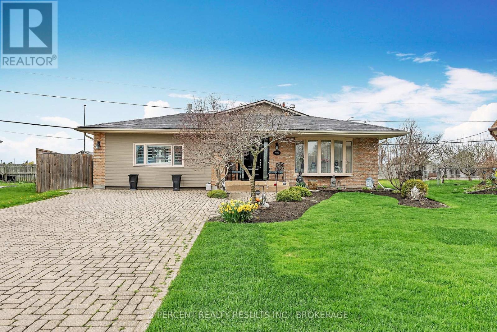 935 BRODIE AVENUE - 1