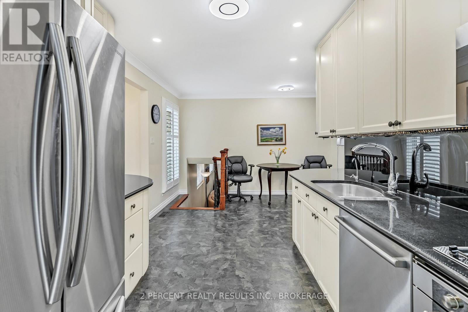 935 BRODIE AVENUE - 17