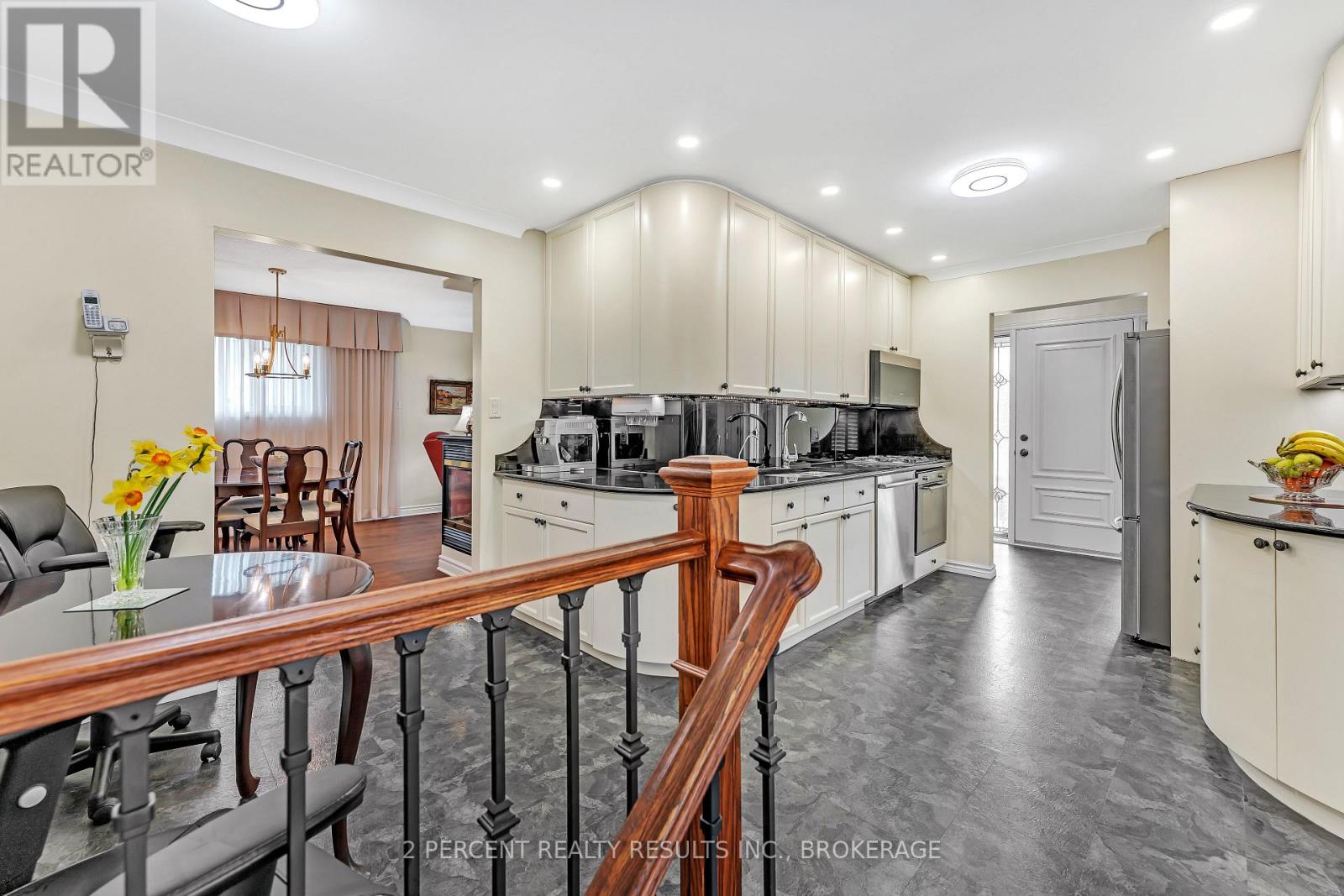 935 BRODIE AVENUE - 18