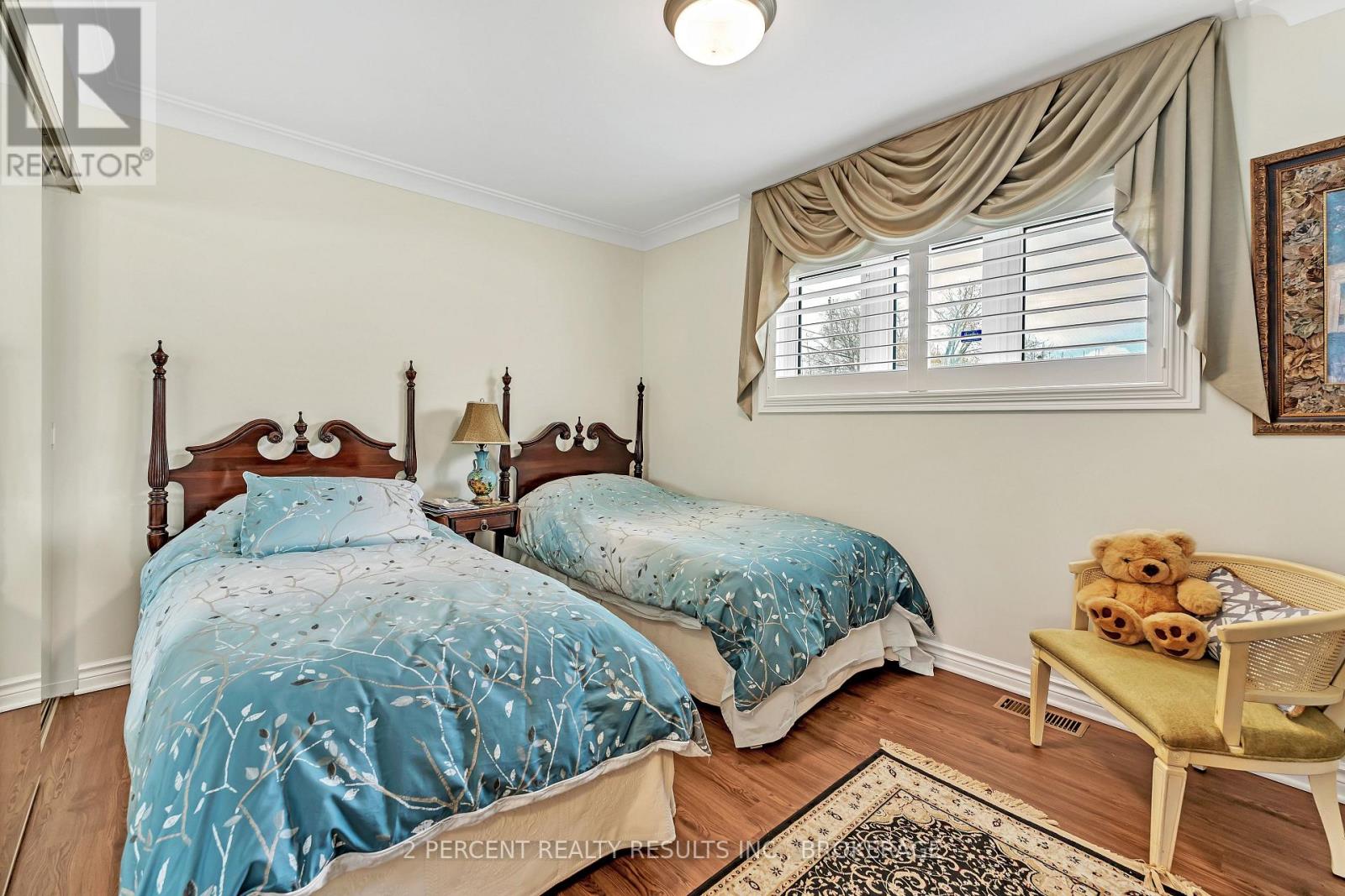 935 BRODIE AVENUE - 26