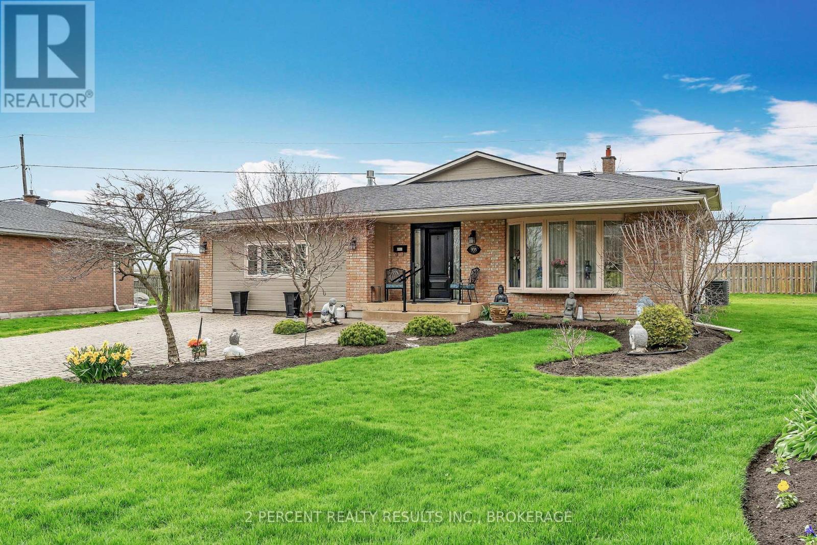 935 BRODIE AVENUE - 4