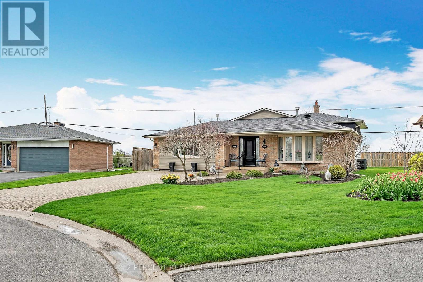 935 BRODIE AVENUE - 40