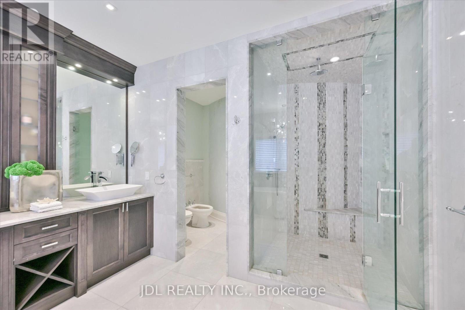 38A DOVERWOOD COURT - 32