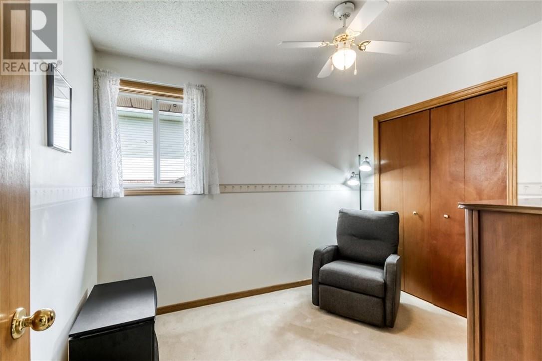 98 Chantal Crescent - 17