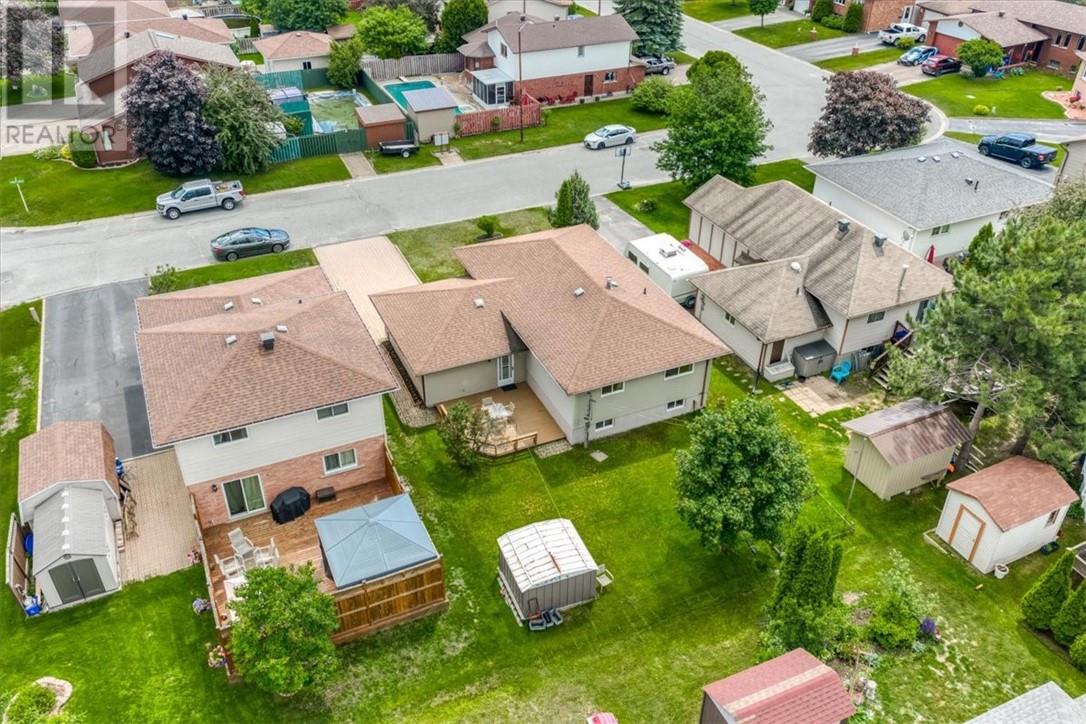 98 Chantal Crescent - 39
