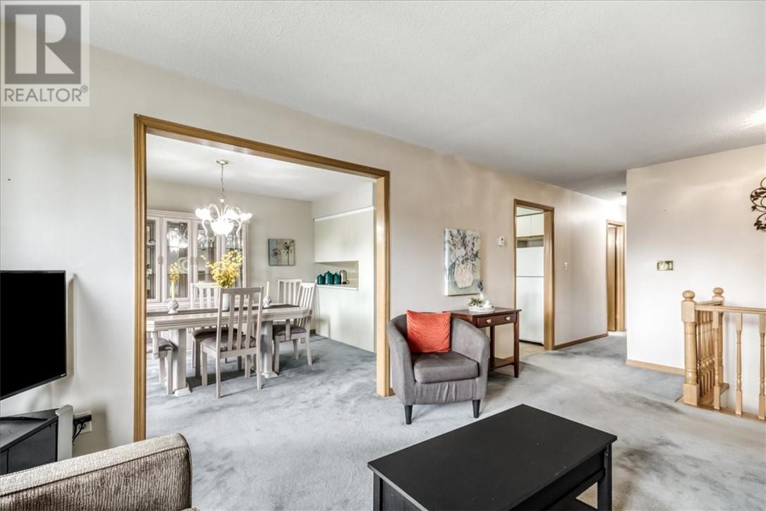 98 Chantal Crescent - 8