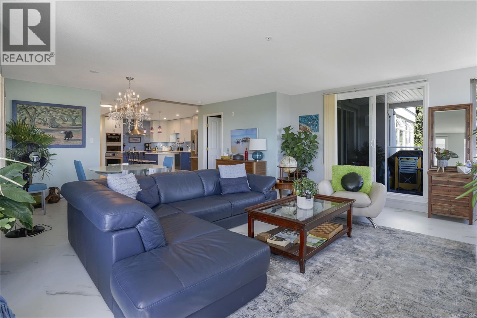 #408 5110 Cordova Bay Rd - 13