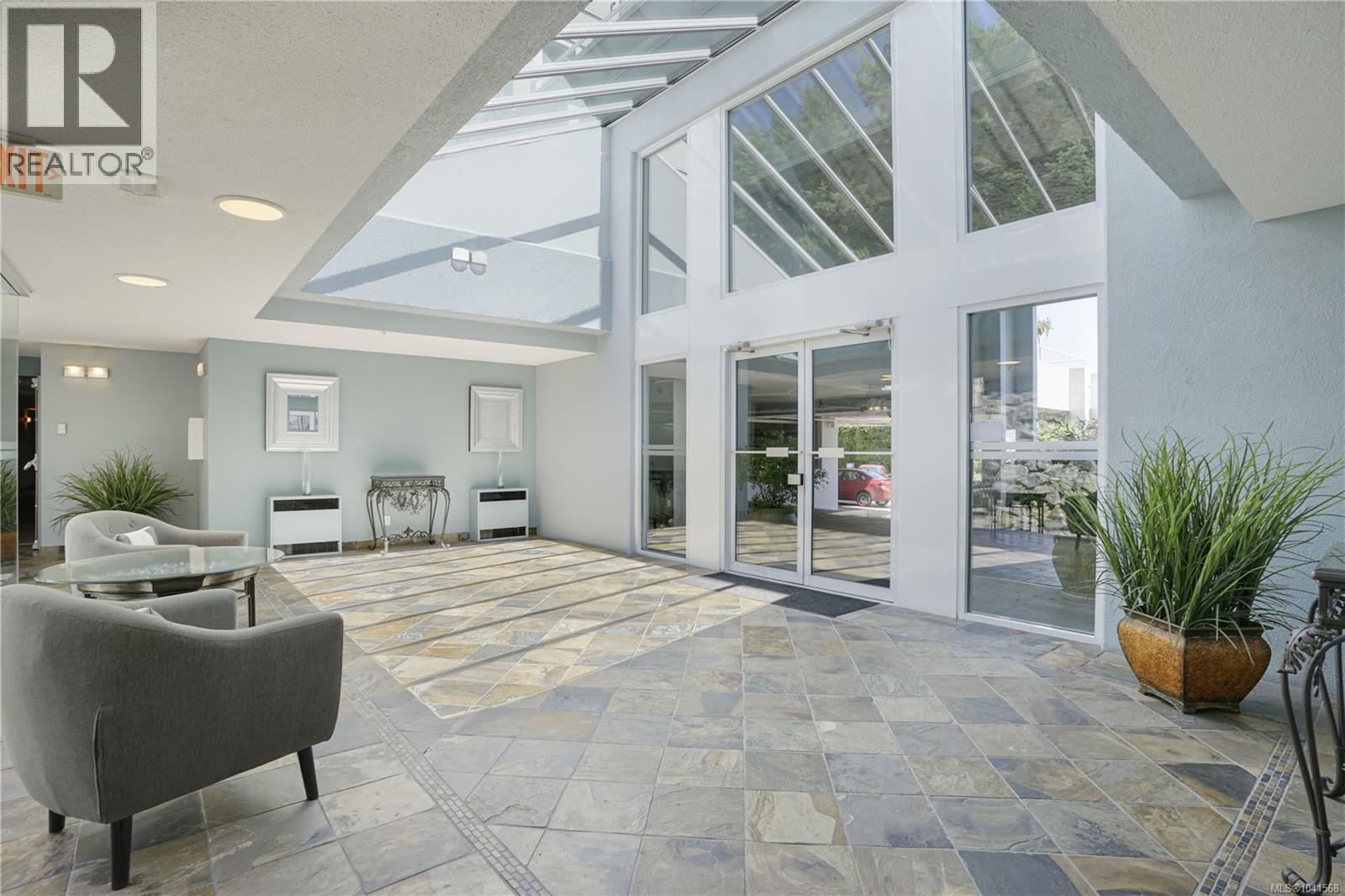 #408 5110 Cordova Bay Rd - 25