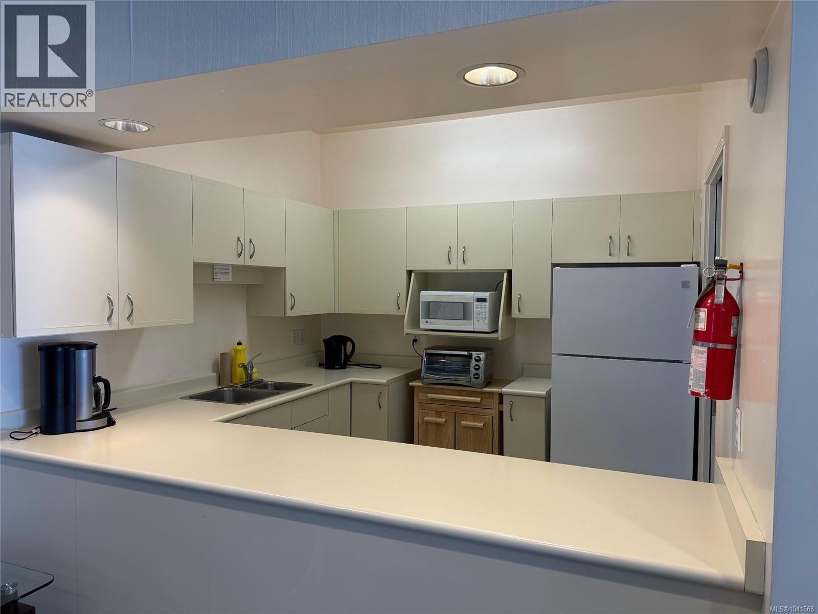 #408 5110 Cordova Bay Rd - 33