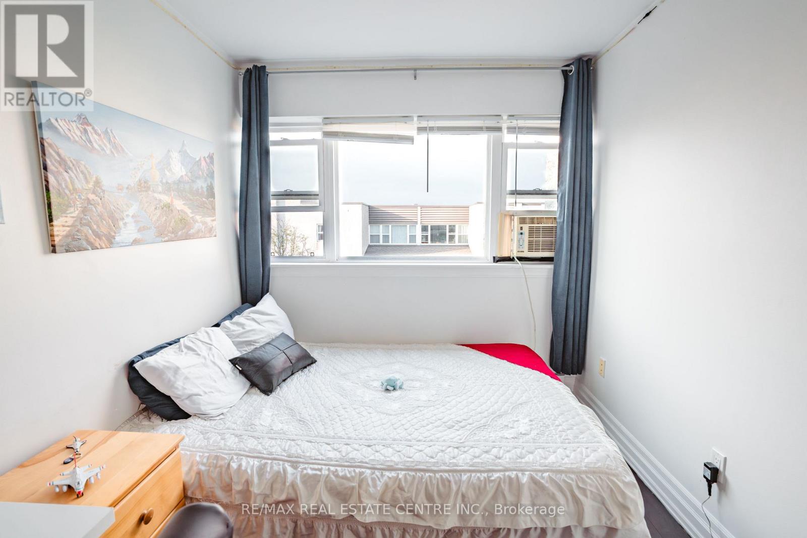 #190 1055 DUNDAS STREET E - 15