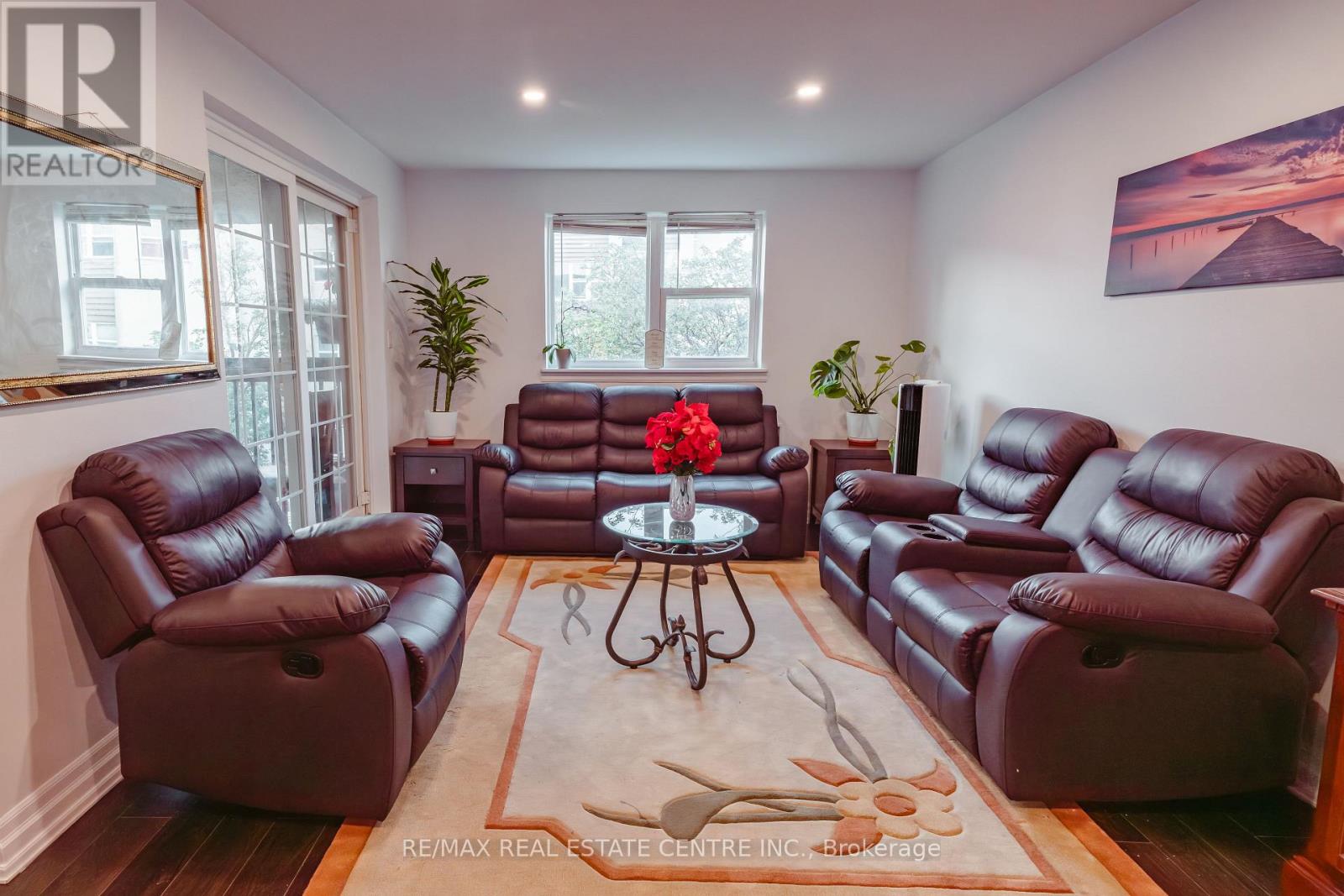 #190 1055 DUNDAS STREET E - 3
