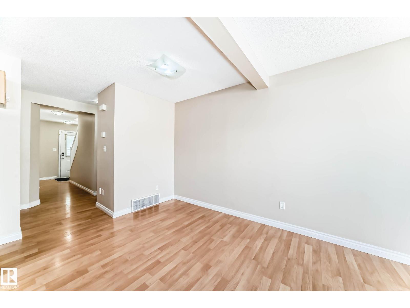 5922 164 AV NW - 10