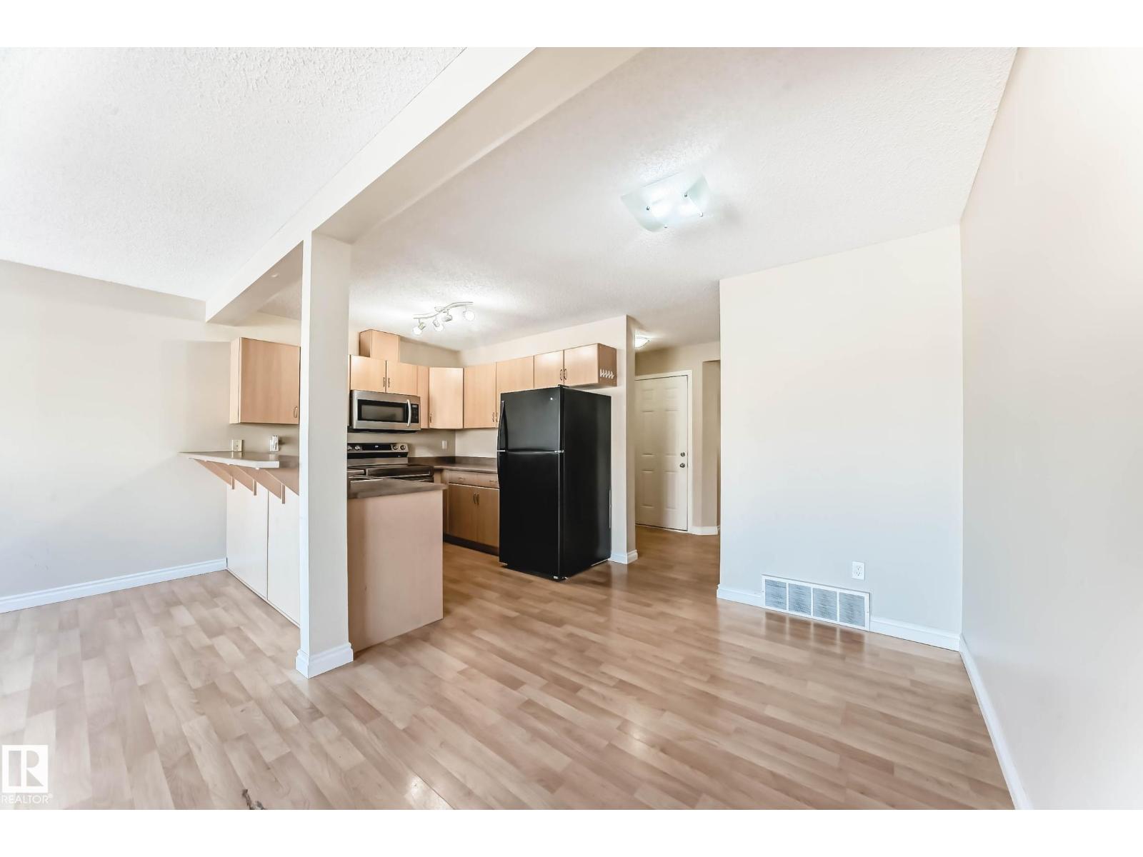 5922 164 AV NW - 11