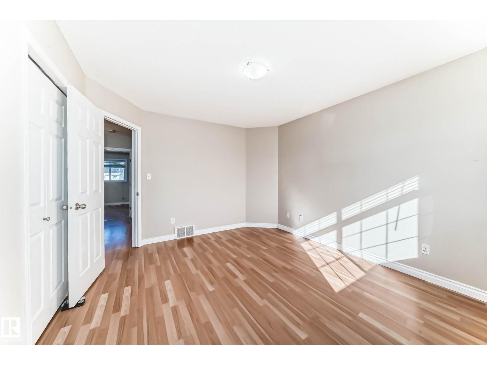 5922 164 AV NW - 20