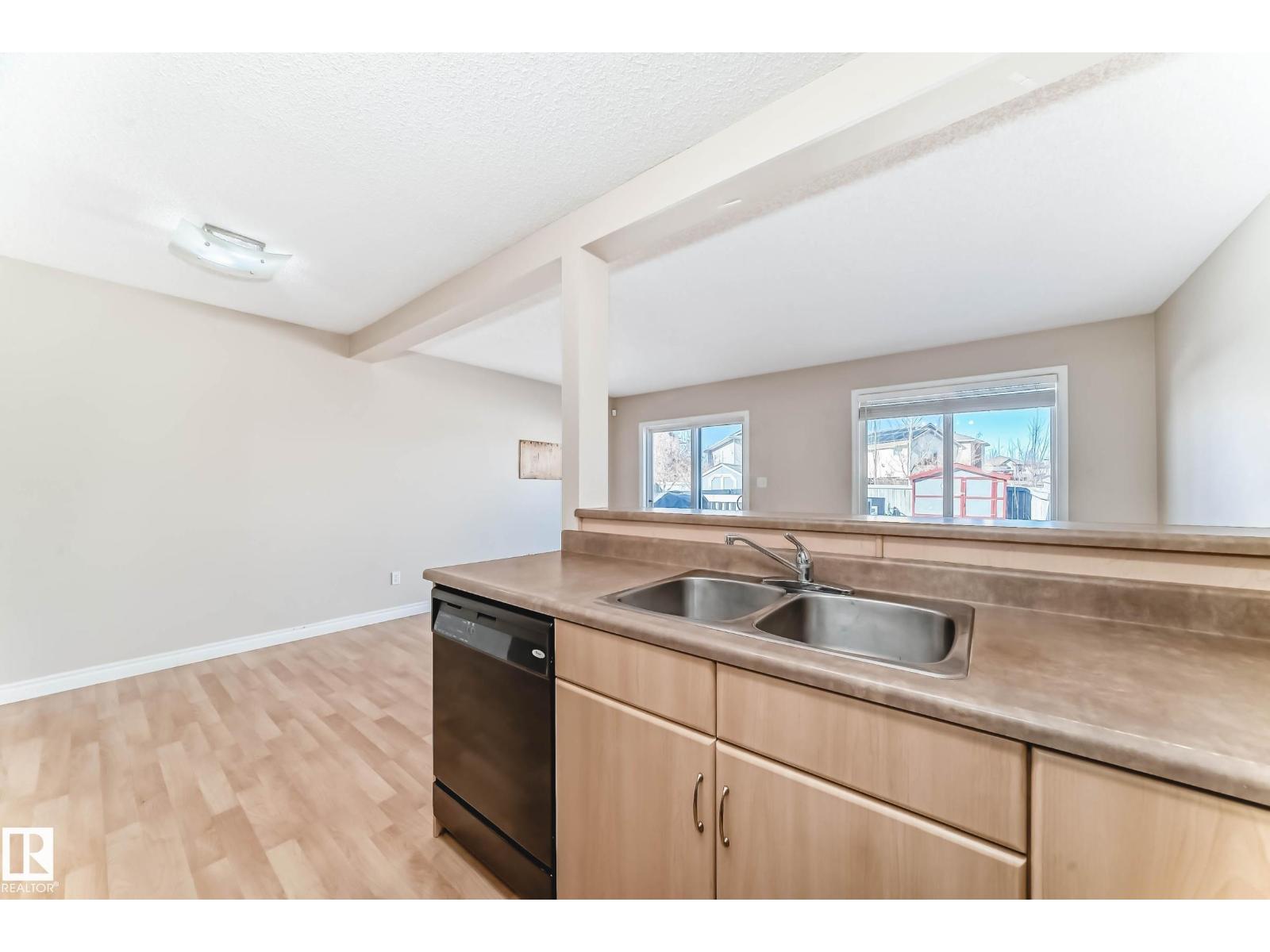5922 164 AV NW - 5